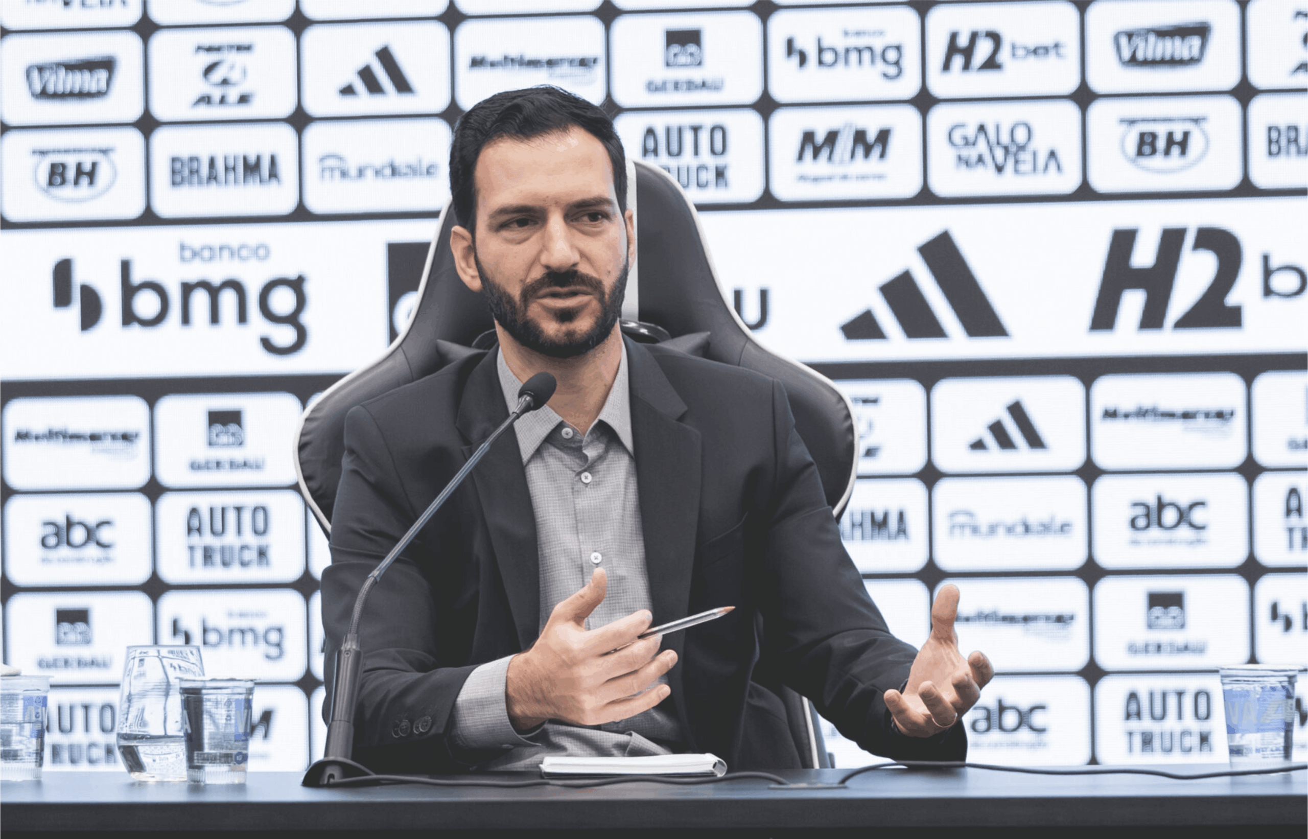 Atlético-MG troca o impulso pela cautela e condiciona reforços a saídas no elenco