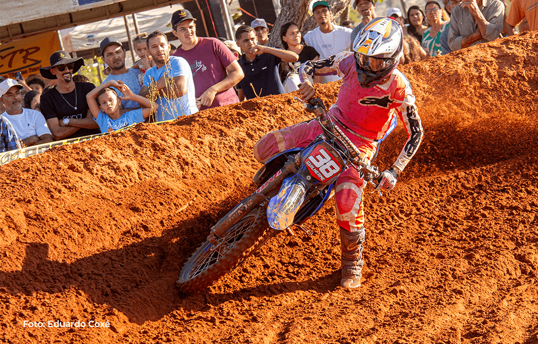 2º Motocross Arena Techo reúne mais de 70 pilotos e movimenta Brasília de Minas